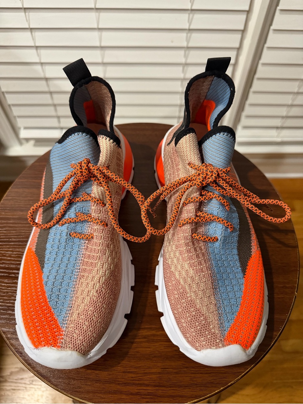 Vibrate Tinstree Sneakers Active Knit Sneakers in Orange, Blue & Tan! Size 10 🧡💙